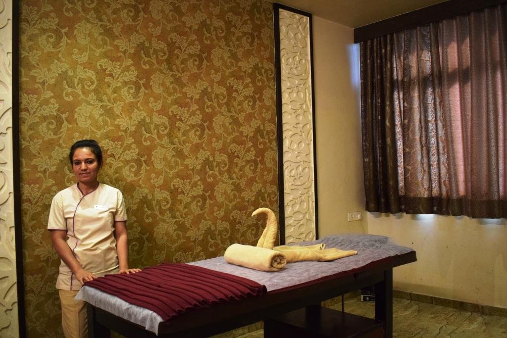 Therapy room at Nimba Nature Cure, Gujarat, India