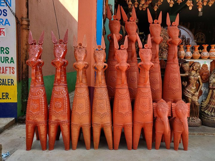 Bankura_Terracotta_Horses, By Footlooseinme - httpscommons.wikimedia