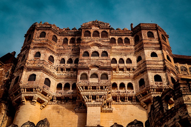Mehrangarh Fort, Jodhpur, Rajasthan, India; Image by Anshul Tilondiya from Pixabay