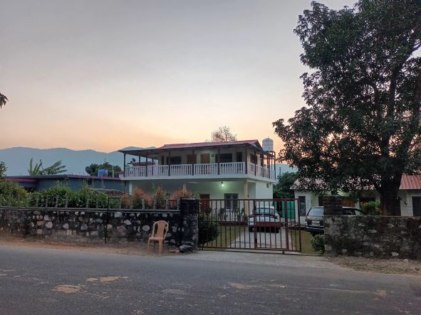 Prateek Homestay is located on the forest road to Purnagiri temple and has spectacular mornings