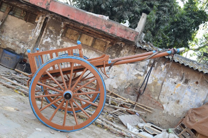Horse cart near Delhi Stock ExchangeTurkman Gate, Old Delhi, India