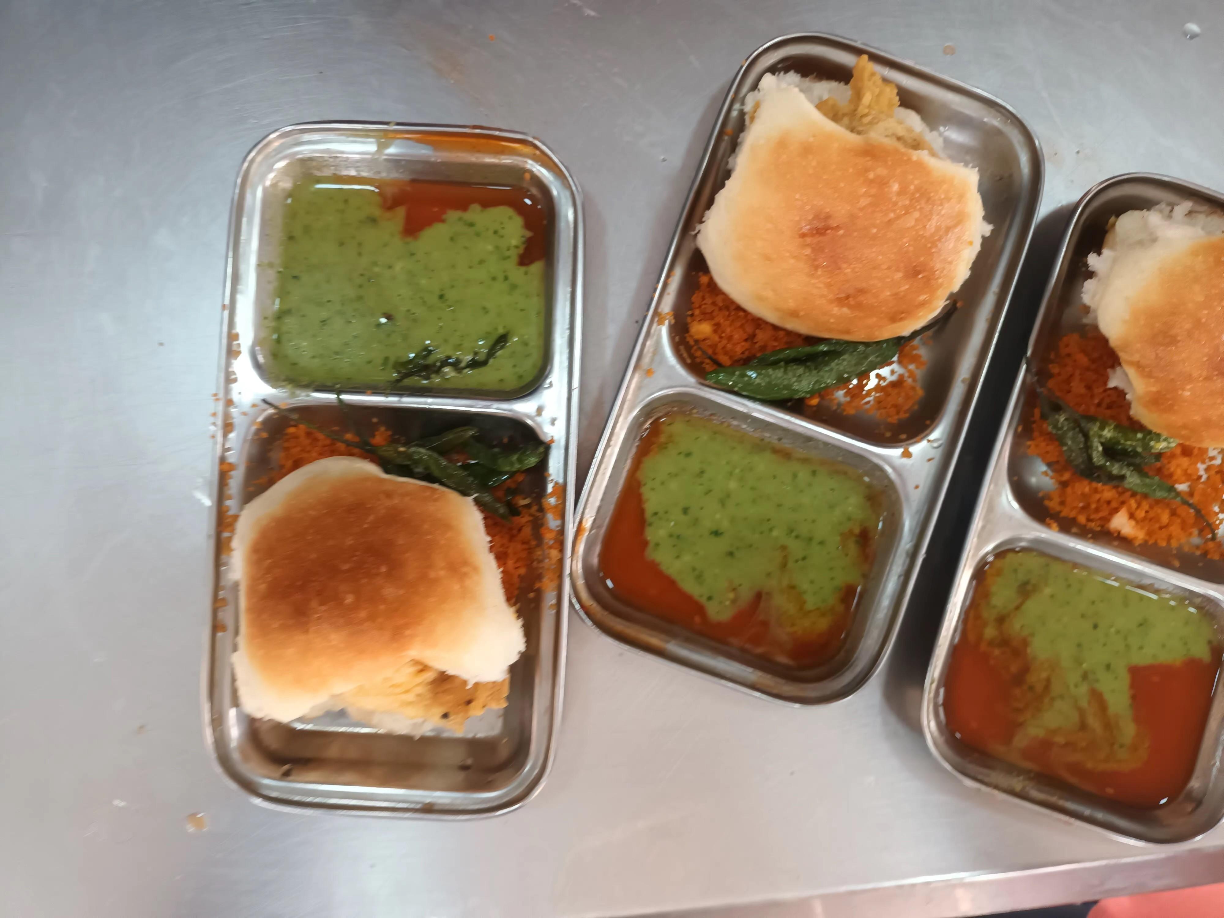VADA PAV, LOCAL DISH OF MAHARASHTRA