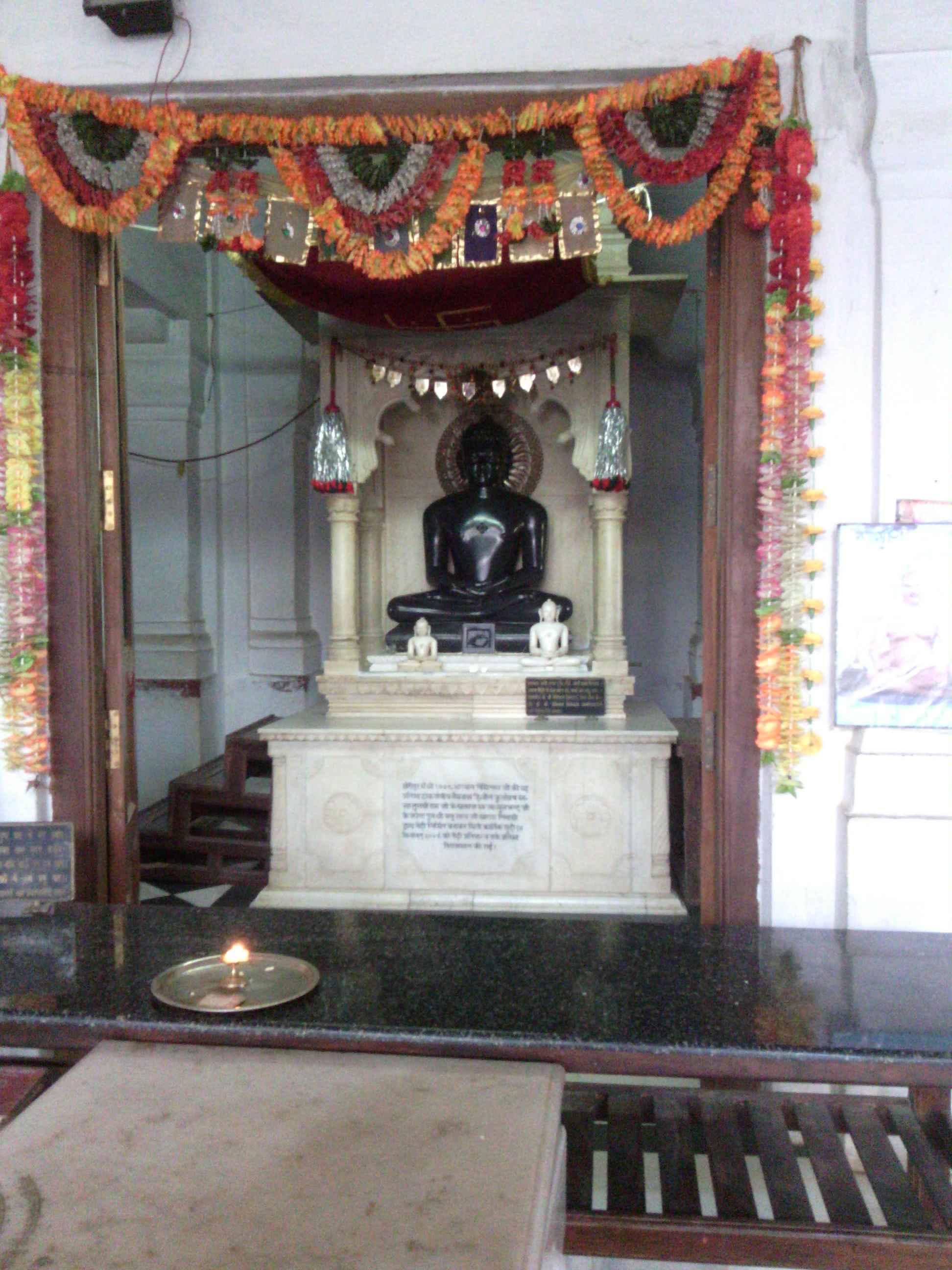 Idol of Lord Mahavira at Shauripur-Bateshwar Jain Mandir, Uttar Pradesh, India