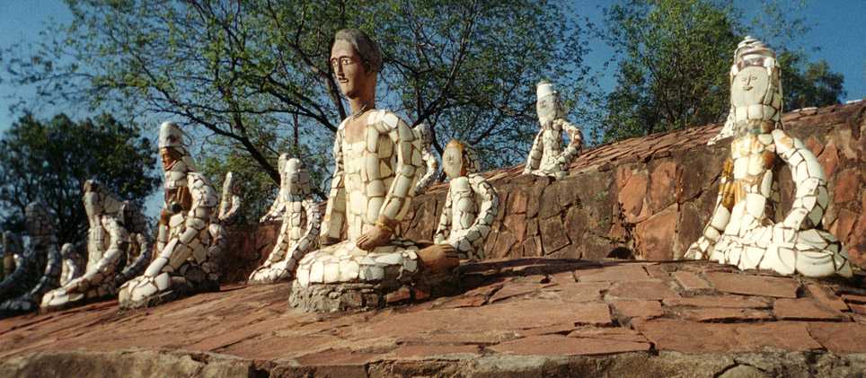 Rock Garden sculptures, Chandigarh, Punjab, India, image by Fanoflesage, wikimedia