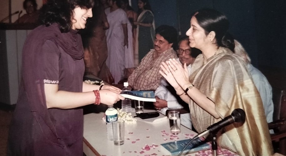 Ambica Gulati was presented with a copy of Famous Women by Late Sushma Swaraj, Former BJP leader. The book launch felicitated the women who write articles in this book, under the guidance of Mr KN Rao, founder, School of Astrology, Bharatiya Vidya Bhawan, Delhi