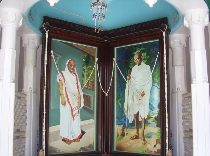 Oil painting of Mahatma Gandhi and Kasturba Gandi, Kirti Mandir, Porbandar, Gujarat, India